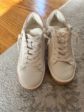 DV by Dolce Vita Lace-Up Sneakers - Cream/Tan